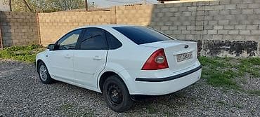 Ford Focus: 2005 г., 1.6 л, Механика, Бензин, Седан