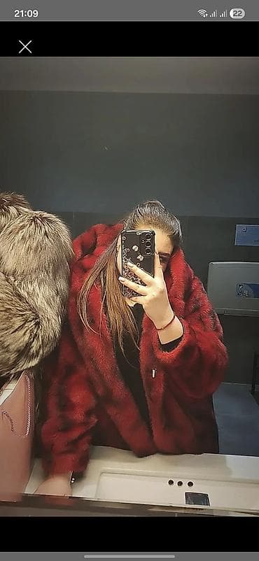 Продаётся шикарная шуба красного цвета. очень мягкая и тёплая с at lalafo.kg Продаётся шикарная шуба красного цвета. очень мягкая и тёплая с