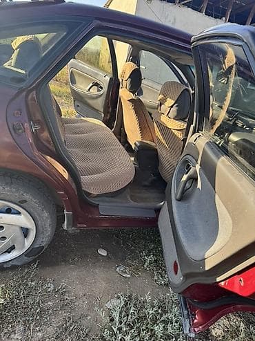 авто для такси: Mazda 626: 1994 г., 2 л, Механика, Бензин, Лифтбек — 9