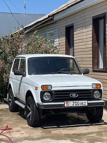 ayon v: ВАЗ (ЛАДА) 4x4 Нива: 2001 г., 1.7 л, Внедорожник — 4