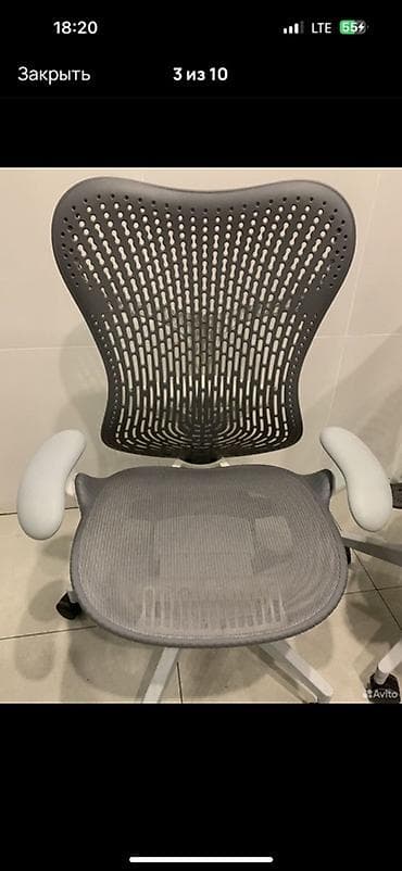 Офисные кресла: Эргономичные офисные кресла Herman Miller Mirra 2 с перфорированной — 3