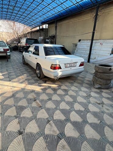 панел на ваз 2107: Mercedes-Benz W124: 1994 г., Седан — 6