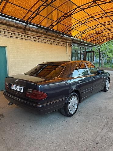 Унаа: Mercedes-Benz E-Class: 1996 г., 2.3 л, Кол менен иштөөчү, Газ, Седан — 4