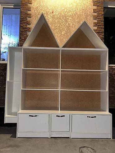 кубики деревянные: Детский стеллаж «Домики» - Материал: ЛДСП/МДФ белого цвета, задние — 4