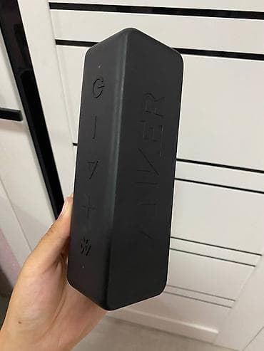 Портативная Bluetooth‑колонка Anker SoundCore (черная) с фирменным
