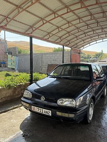 жак бу: Volkswagen Golf: 1995 г., 1.8 л, Кол менен иштөөчү, Бензин, Хетчбек — 4