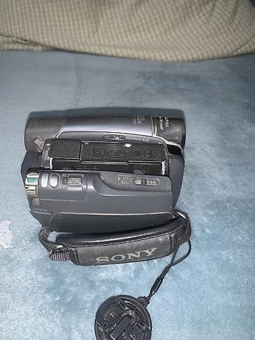 камеры со звуком: Видеокамера Sony DCR-HC23E Handycam с оптикой Carl Zeiss Vario-Tessar — 4