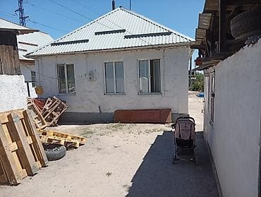 дом на продаж: Продаю 2 дома по 8 соток.район чекиш ата. можно отдельно. 1 дом с — 2
