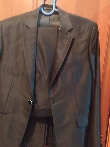 Костюм парадный мужской в отличном состоянии. Размер 48-50