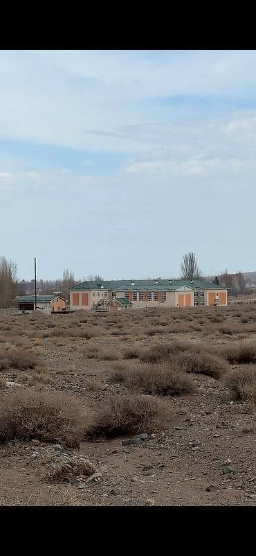 Жер тилкелери: 8 соток, Курулуш — 6
