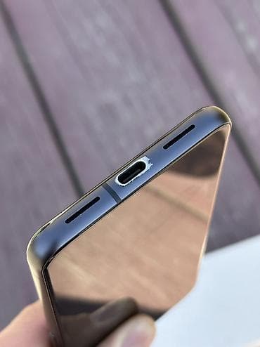 маленький айфон: Google Pixel 8, Б/у, 128 ГБ, цвет - Черный, 1 SIM, eSIM — 4