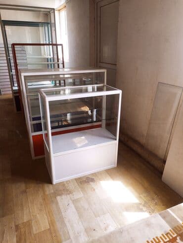 Витрина ДиА две полки высота 0,9 ширина 0,75