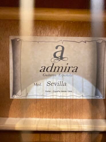 купить гитару в бишкеке дешево: Admira Испанская гитара . классическая новая, цена 60000с — 3