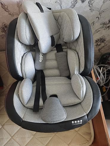 Детское автокресло Kidilo, серый текстиль с черными вставками. почти