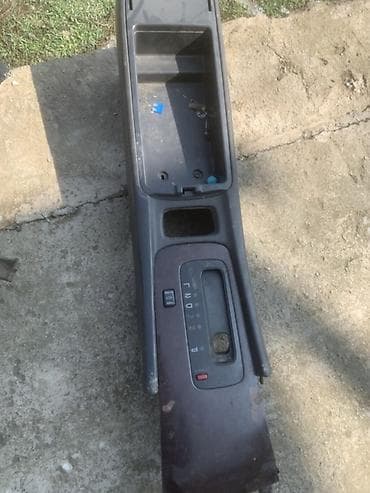 Панели, обшивки: Торпедо Toyota — 2