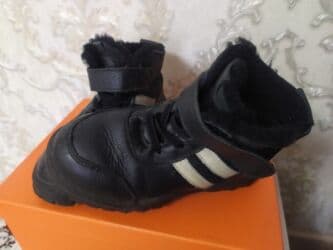 обувь ручной работы бишкек: Две пары зимней обуви: На первой фотке: женские/подростковые черные — 3