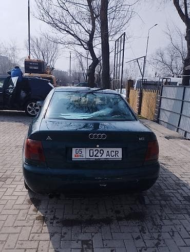 бензовоза: Audi A4: 1995 г., 1.6 л, Ручные, Бензин, Седан — 2