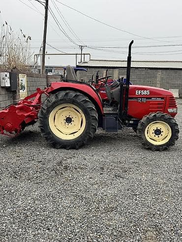 Трактор EF585 (красный), колесная формула 4x4, с задней навесной at lalafo.kg Трактор EF585 (красный), колесная формула 4x4, с задней навесной