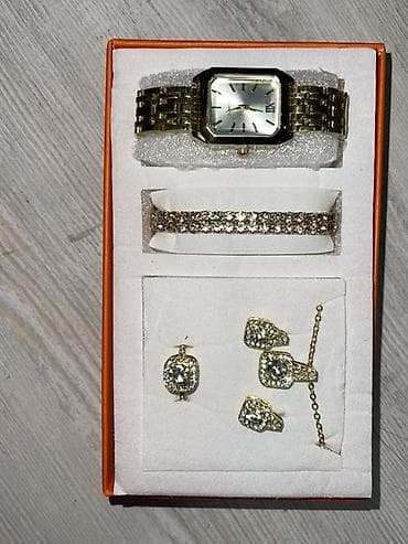 мелей: Подарочный набор аксессуаров в коробке: - Часы на металлическом — 1