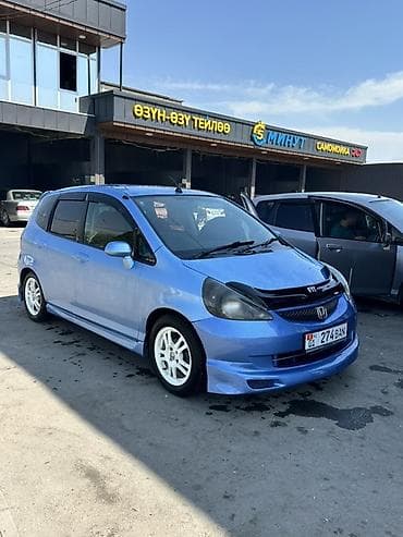 Продажа авто: Honda Fit: 2001 г., 1.3 л, Автомат, Бензин, Хэтчбэк — 1