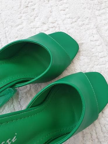 pull and beer: Яркие женские мюли Rossi в стильном зелёном цвете. Размер 38 (подойдут — 6