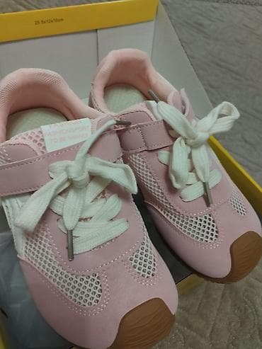 спортивный вещи: Детские кроссовки розовые Указан 32 размер, подойдёт на 30-31 — 1