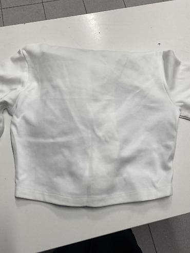 джинсы шорты: Костюм женский двухцветный: укороченная толстовка на молнии и брюки — 3