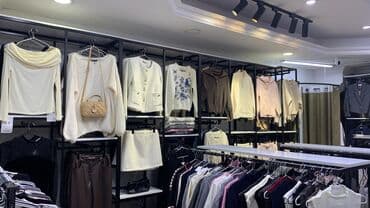 сдаю дом долгосрочное без хозяина: Сдается центральная часть бутика ! 📍 ТЦ Beta Stores (Чуй × Исанова) — 2