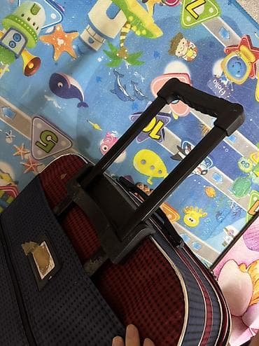 Капчыктар: Чемодан большой Передний колесики сломанны Ездеет задними — 3