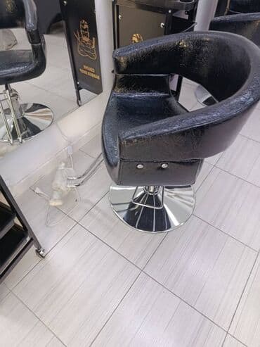 парикмахерские кресла: Парикмахерское/барбер-кресло на гидравлике - Обивка: черный глянец — 2