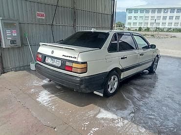 Унаа: Volkswagen Passat: 1990 г., 1.8 л, Кол менен иштөөчү, Бензин, Седан — 3