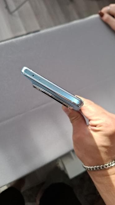 vivo 200 ultra: Vivo X100 Ultra, Б/у, 512 ГБ, цвет - Голубой, 2 SIM — 4