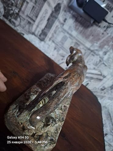 металлические уголки: Статуэтка чугунная сеттер, в обмеднении 10000с.тоголок молдо — 6