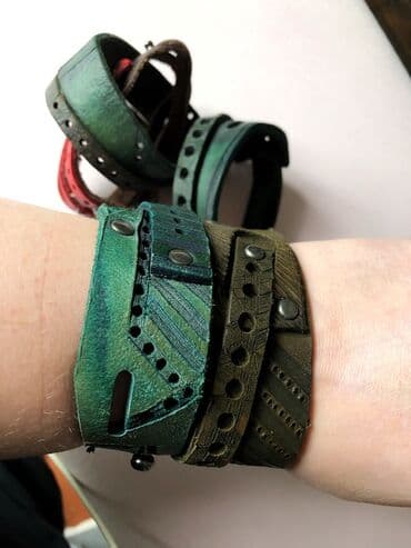 кожанный браслет: КОЖАНЫЕ БРАСЛЕТЫ Браслеты из натуральной крашеной кожи, классно — 1