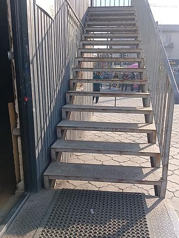 Металлическая лестница Наружные, Форма лестницы: Прямая