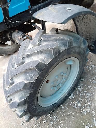 кабина мото: Трактор с кабиной Описание: - Полноценная кабина с панелью приборов — 4