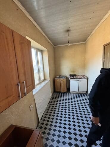 Бөлмөнү ижарага алам: Без хозяина Уй берилет баардык шартары бар 35000 Ак ордодо Гагаринада — 2