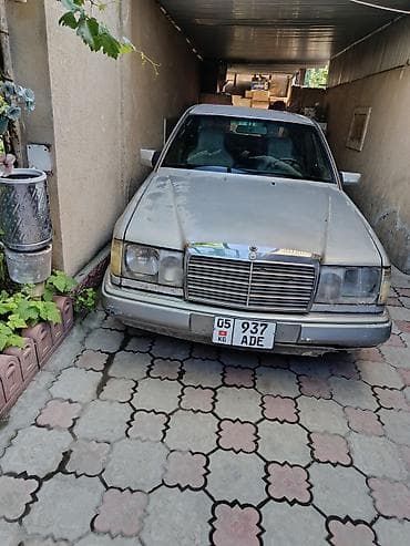 е 190: Mercedes-Benz W124: 1991 г., 2 л, Механика, Бензин, Седан — 5