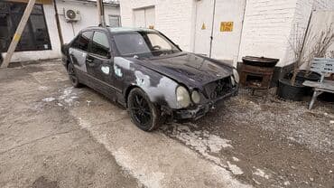 Mercedes-Benz E-Class: 2001 г., 3.2 л, Механика, Бензин, Седан