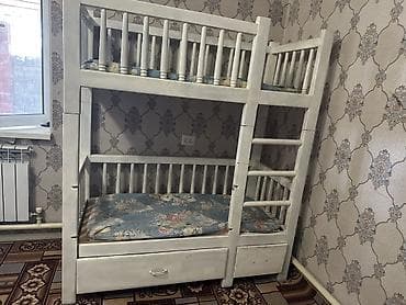 Двухъярусная детская кровать, Б/у, Натуральное дерево, цвет - Белый at lalafo.kg Двухъярусная детская кровать, Б/у, Натуральное дерево, цвет - Белый