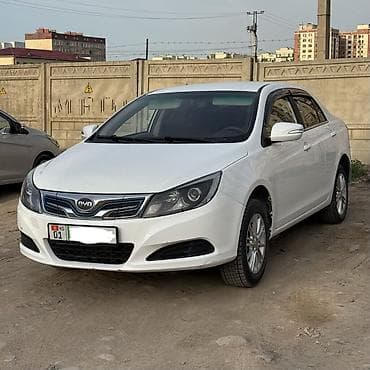 tesla y: BYD E5: 2019 г., Электромобиль, Седан — 1