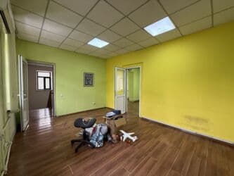 пол дом раб городок: Сдаю Офис, 153 м², В частном доме — 3