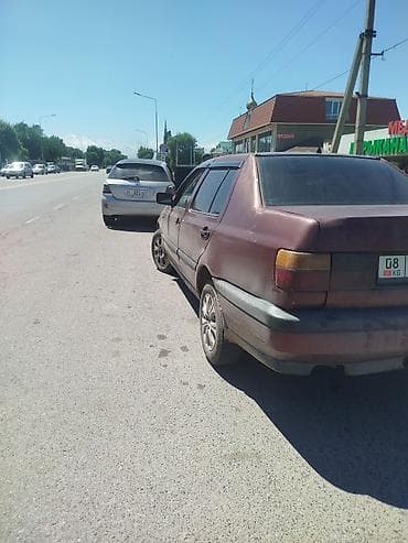 Volkswagen: Volkswagen Vento: 1993 г., 1.8 л, Кол менен иштөөчү, Бензин, Седан — 4