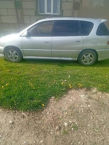 ford focus 2000: Toyota Ipsum: 2000 г., Минивэн — 5