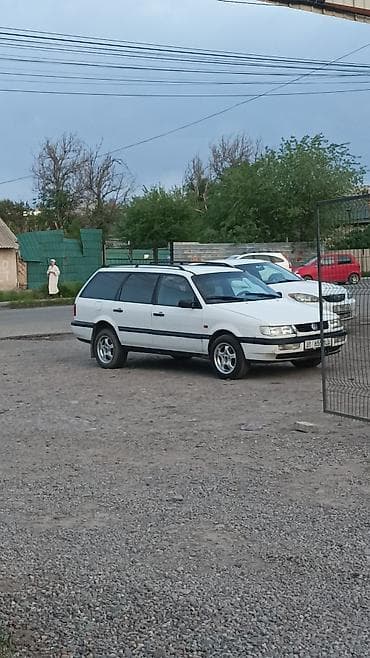Volkswagen Passat Variant: 1994 г., 1.8 л, Механика, Бензин, Универсал