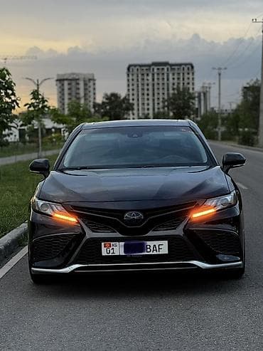 e2 byd: Toyota Camry: 2019 г., 2.5 л, Автомат, Гибрид, Седан — 3