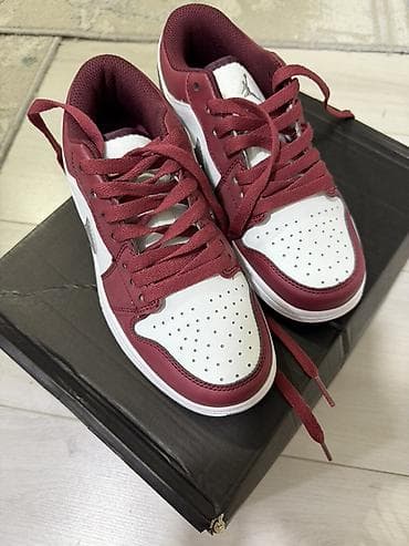 красовка мужской б у: Кроссовки, 35.5, Air Jordan, Новый, цвет - Белый, Самовывоз, Платная доставка — 1