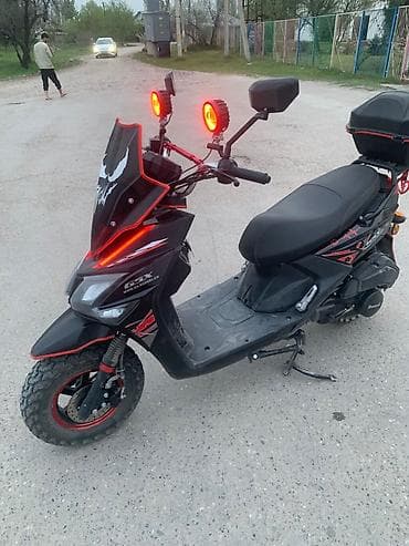 мотолор: Скутер түрү Suzuki, 140 куб. см, Бензин, Колдонулган — 2