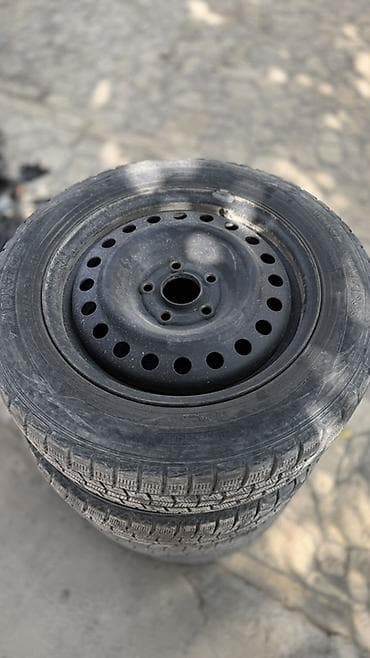 Шиналар жана дисктер: Комплект зимних шин Dunlop на штампованных стальных дисках.на хонда — 1