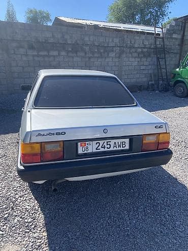 Audi: Audi 80: 1986 г., 1.8 л, Кол менен иштөөчү, Газ, Седан — 3